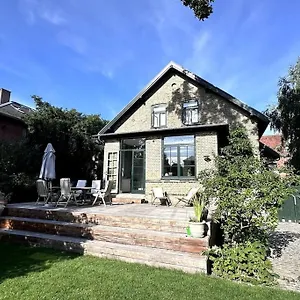 Villa Luxurious, Private, Centrally-located Mansion *