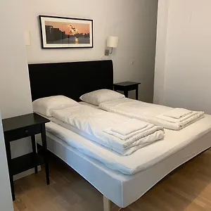 Bright 2-bedroom In The Center Of Apartment