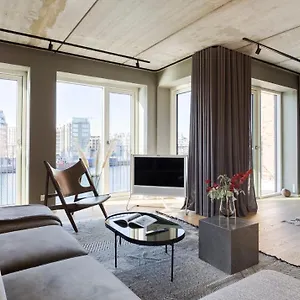 Plum Guide - The Gantzel Studio *