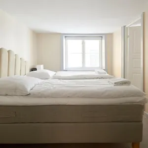 Balcony Apt - Center, 50m To The Metro