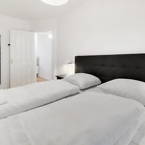 Apartment Bright In Elegant Osterbro