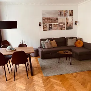 Apartment Centrally Located 4