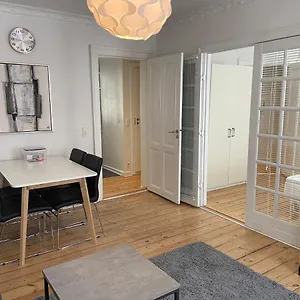 Apartment Bright 2-bedroom At Elegant Osterbro