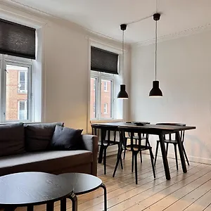 Two Bedroom In Copenhagen, Rantzausgade 32, *