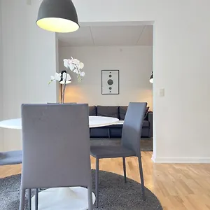 Apartment Cozy One Bedroom On Edvard Thomsens Vej, Copenhagen