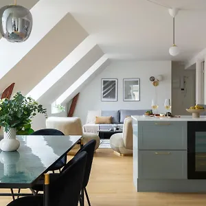Sanders Leaves - Two-bedroom With Shared Roof-top Terrace Apartment Copenhagen