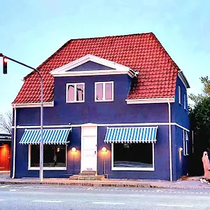 'blue House' In Vintage Villa&garden