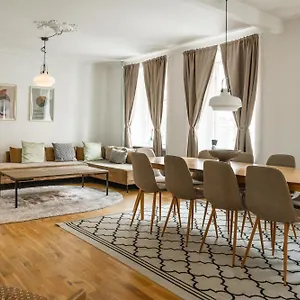 Apartment Nyhavn - Luxurious 3-4 Bedroom Copenhagen