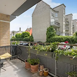 1 Bedroom Pet Friendly In Frederiksberg C Apartment Copenhagen