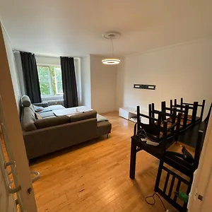 Cozy Near Downtown Apartment *