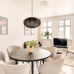 Sanders - Nimble One-bedroom In The Lovely Capital *