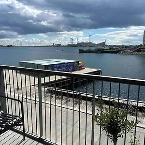 Entire At The Harbour Front Apartment