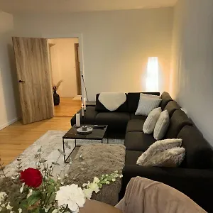 Apartment Cozy 3-room With 2 Bedrooms