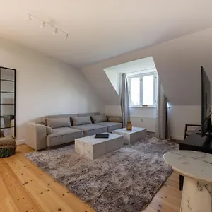 Apartment Bright 3br With Balcony And Amazing View *