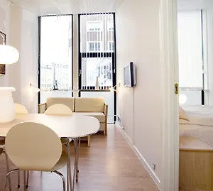 First G & Suites 4*