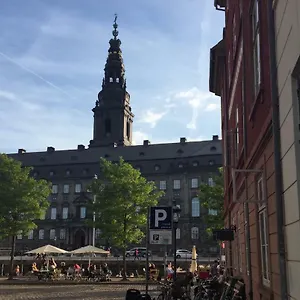 Apartment 140 M2 With 3 Bedrooms And View To Parliament *