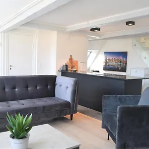 Sanders Old Square - Smart One-bedroom Near Stroget
