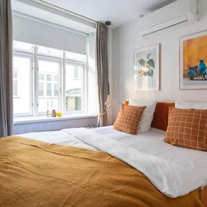 Extravagant-2 Bedrooms-bronze Apartment Copenhagen