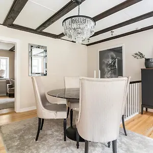 Apartment Connected Luxury In Historical Townhouse