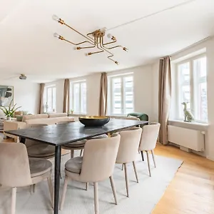Sanders Regent - Chic Three-bedroom Near Square Apartment Copenhagen