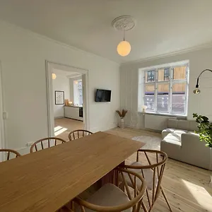 Lägenhet The Royale Retreat With 5 Bedrooms Köpenhamn