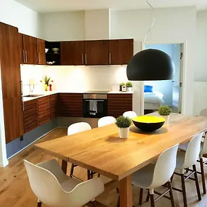 Apartment Luxury In The Heart Of Near Harbour Baths *