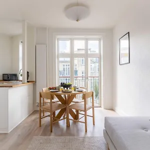 Cozy & Bright Apartment In Peaceful Area Apartment